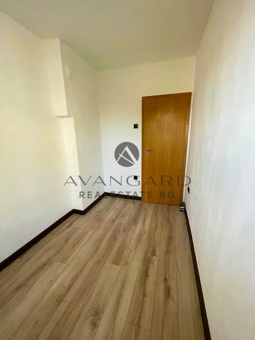 TOP LOCATION! Three-room apartment next to Rodopi Bus Station