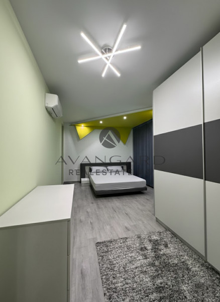 Тристаен обзаведен С ГАРАЖ / Южен