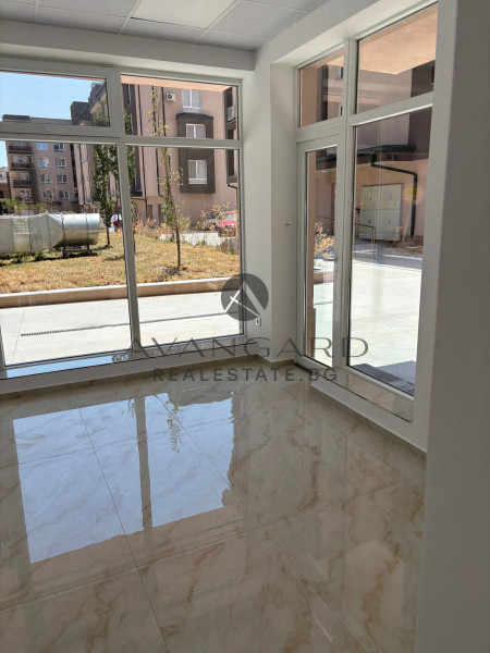 Търговско Помещение / Смирненски