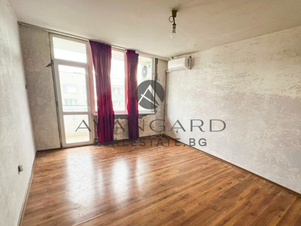 ДВУСТАЕН С ТРИ ОТДЕЛНИ СТАИ / КЮЧУК ПАРИЖ