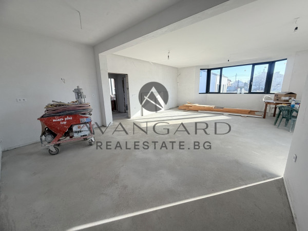 САМОСТОЯТЕЛНА КЪЩА В ЗЛАТИТРАП С АКТ 16