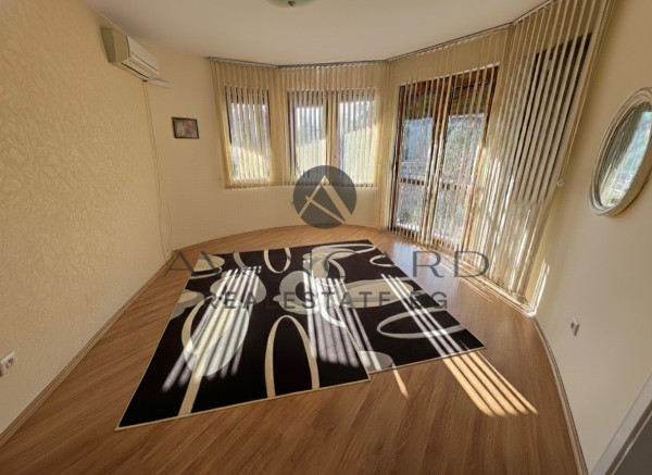 САМОСТОЯТЕЛНА ЛУКСОЗНА КЪЩА С ДВОР  В ОСТРОМИЛА !!!