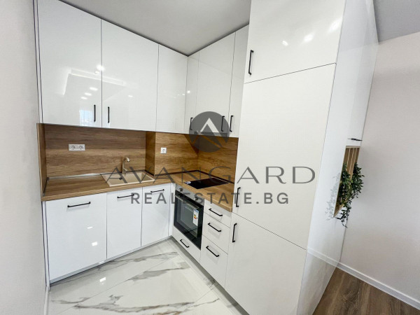 Двустаен обзаведен / Остромила