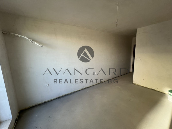 ПРЕД АКТ 16! Тристаен Остромила