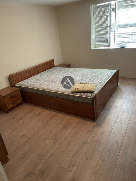 Floor of a house + two-room ground floor apartment