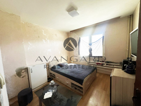 Three-room apartment with four separate rooms/ Thrace