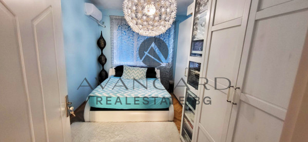 CENTRAL STATION! THREE BEDROOM FURNISHED!