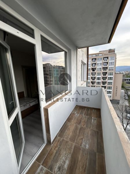 Обзаведен тристаен Кючук Париж