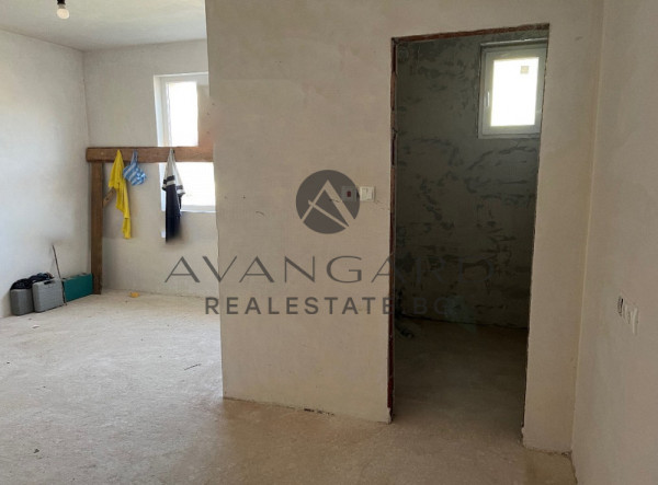 DETACHED HOUSE! BRANIPOLE!