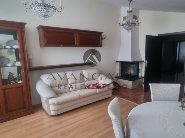 ДВУСТАЕН ОБЗАВЕДЕН С ГАРАЖ! ПАМПОРОВО!