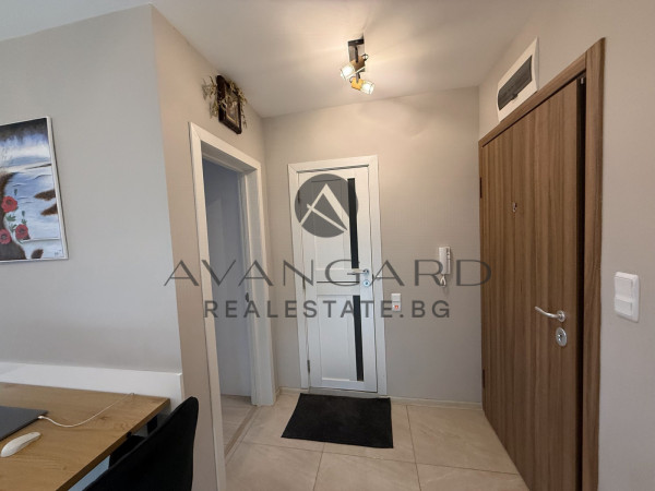 ДВУСТАЕН ОБЗАВЕДЕН / ЮЖЕН