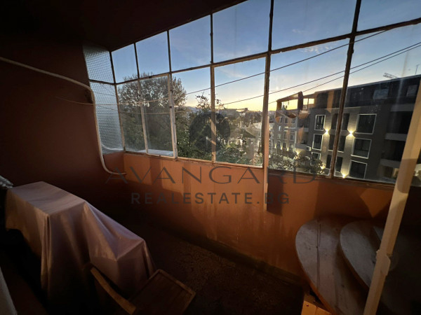 ДВУСТАЕН С ТРИ ОТДЕЛНИ СТАИ! СМИРНЕНСКИ