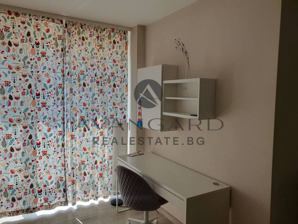 Act 16! Furnished one -bedroom gym. Vasil Kolarov
