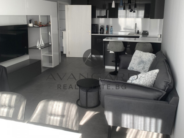 ДВУСТАЕН С ПАРКОМЯСТО! ОБЗАВЕДЕН ! КЪРШИЯКА!