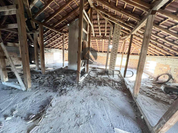 DETACHED HOUSE WITH YARD / Skutare village