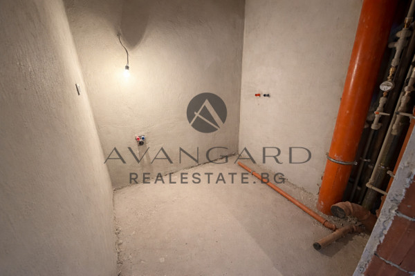 ИЗГОДНО! Тристаен с акт 16 Тракия