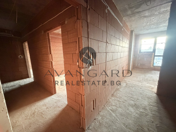 Spacious three-room apartment with act 14!