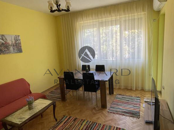 Тристаен до ТРИМОНЦИУМ