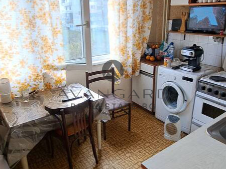 ДВУСТАЕН ОБЗАВЕДЕН! СМИРНЕНСКИ!