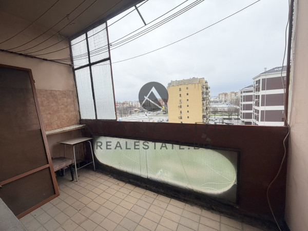 Двустаен апартамент до Форум