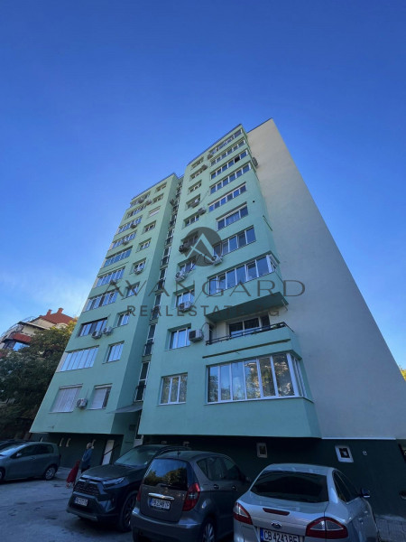 САНИРАН ТРИСТАЕН ДО ПЪЛМЕД !