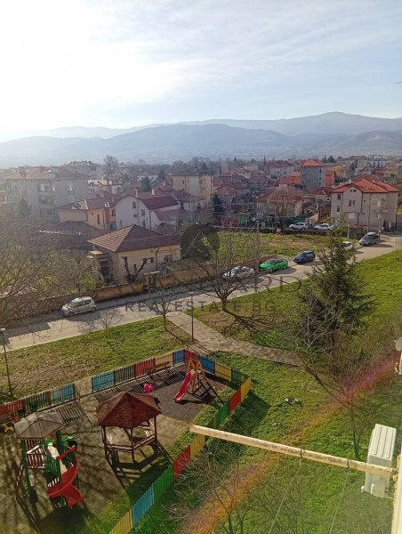 ДВУСТАЕН ОБЗАВЕДЕН АПАРТАМЕНТ! КОМАТЕВО!