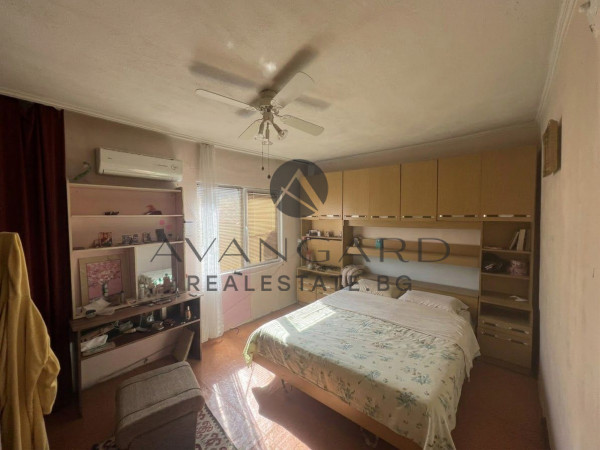 ДВУЕТАЖНА КЪЩА с.КРУМОВО