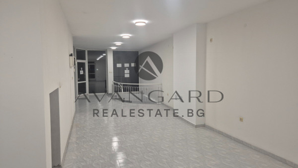 ТОП ЛОКАЦИЯ !!! ПРОСТОРЕН МАГАЗИН !!! ПАНАИРА !!!