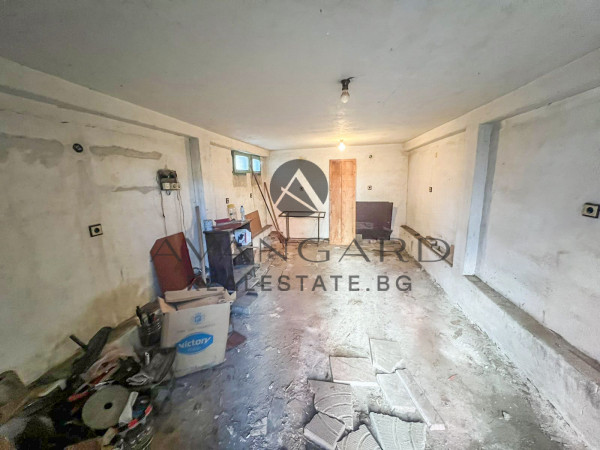 ТРИСТАЕН С ЧЕТИРИ ОТДЕЛНИ СТАИ! СЪДИЙСКИ!