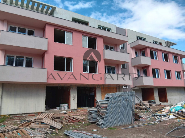 TWO-ROOM APARTMENT BASH PARA