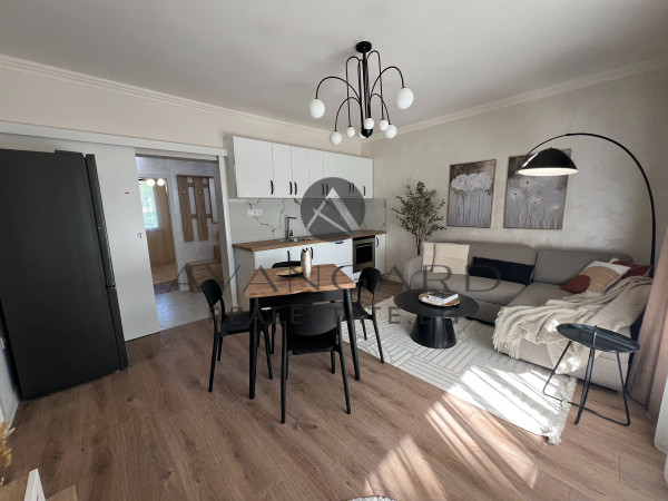 Renovated two -bedroom apartment next to the fair