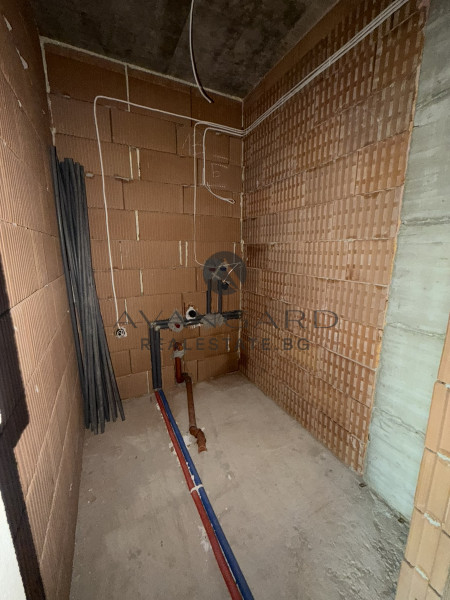 Spacious three-room apartment with act 14!