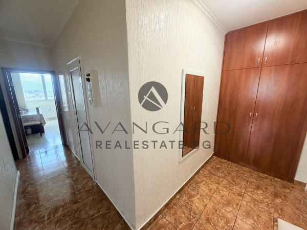 ОБЗАВЕДЕН ТРИСТАЕН С РЕАЛНА КВАДРАТУРА