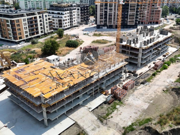 Top location! Two -bedroom luxury building