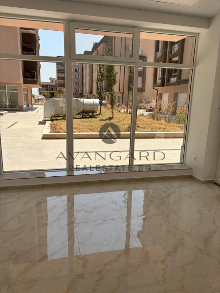 Търговско Помещение / Смирненски