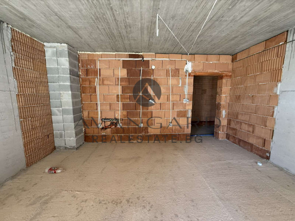 FOUR BEDROOM NEAR YOUTH HILL!