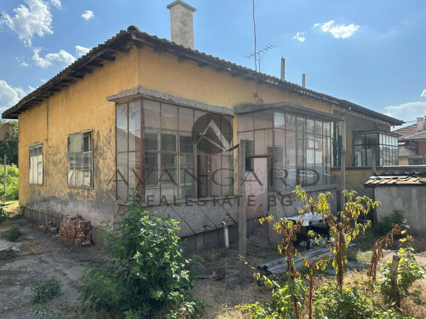 HOUSE WITH COURTYARD KRUMOVO