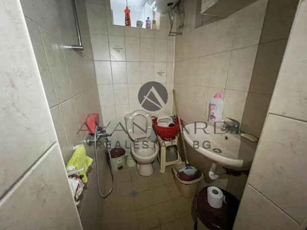 Етаж от Къща / Кършияка