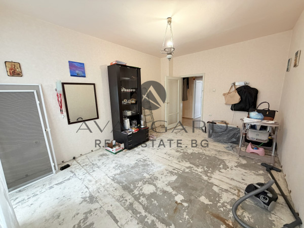 САНИРАН ДВУСТАЕН С ТРИ ОТДЕЛНИ СТАИ !