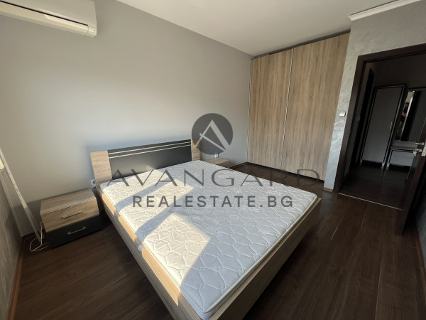 Fully furnished one -bedroom to the forum