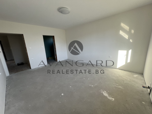 Самостоятелна двуетажна къща с акт 16 в Крумово