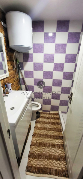 CENTRAL STATION! THREE BEDROOM FURNISHED!