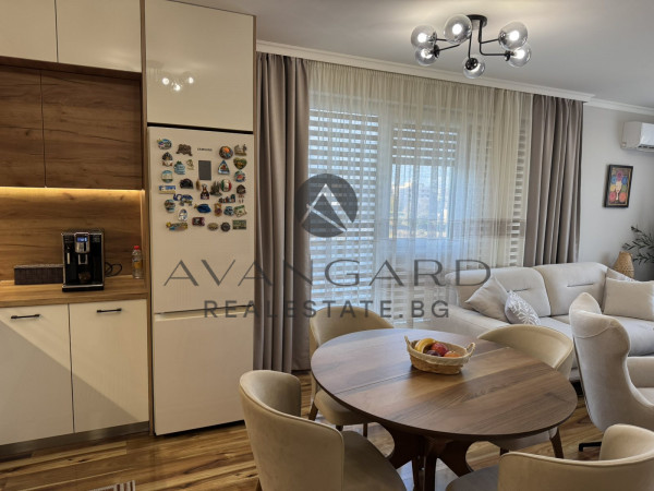 ТРИСТАЕН ОБЗАВЕДЕН ОСТРОМИЛА