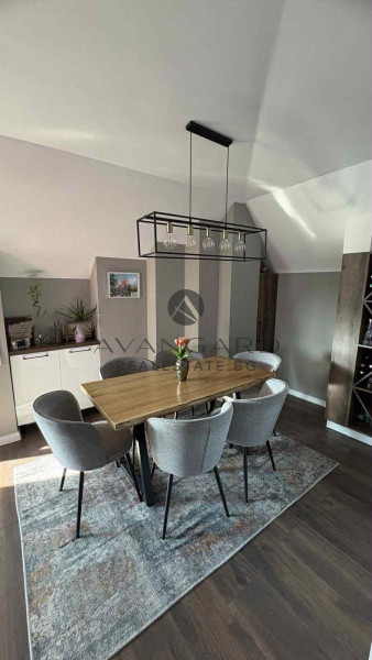 Stylish two -bedroom apartment! Separate on the floor! South!