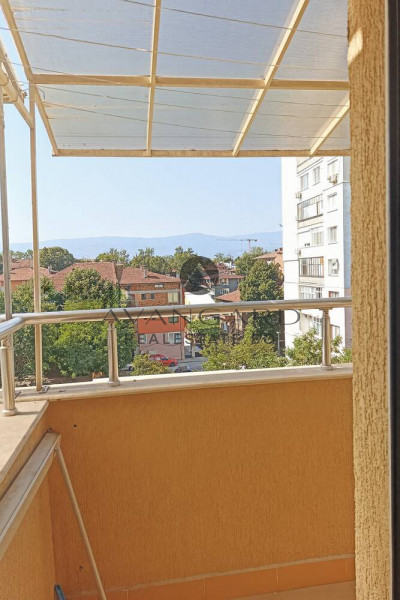 Top location! Two -bedroom Smirnenski