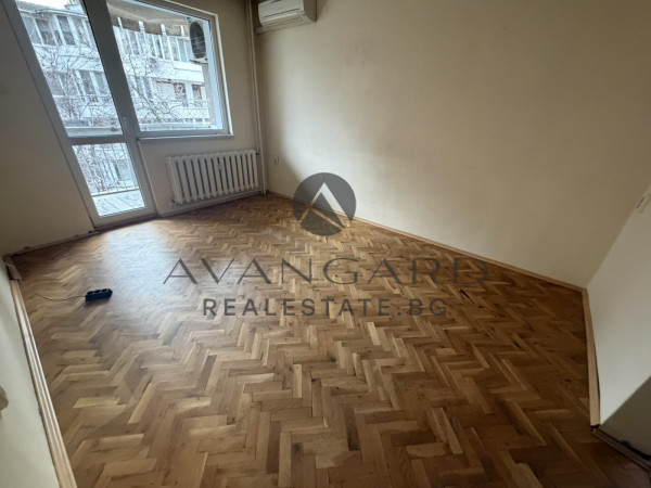 ТОП ЛОКАЦИЯ! Тристаен до ПОЩАТА