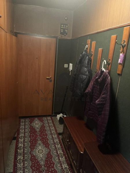 Обзаведен двустаен гимн. Васил Коларов