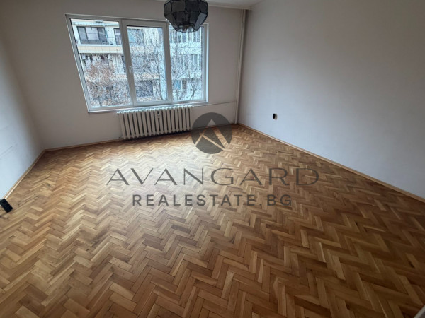 ТОП ЛОКАЦИЯ! Тристаен до ПОЩАТА