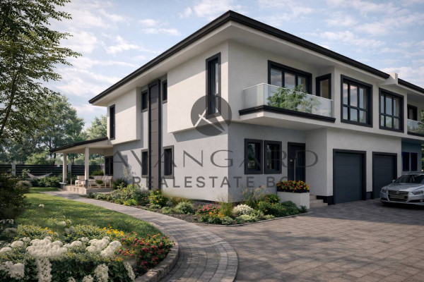 КЪЩА С ДВОР с. Маноле