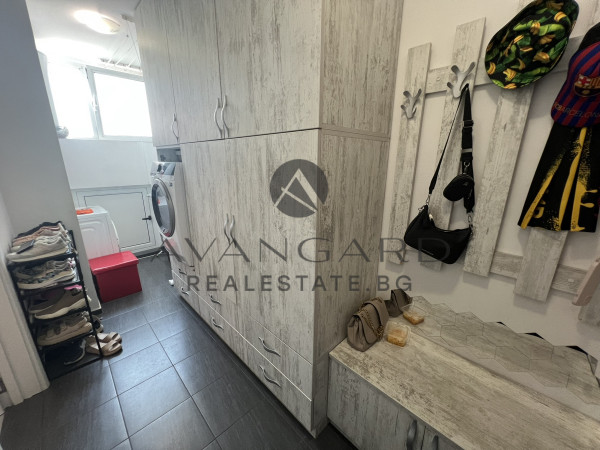 Fully furnished and renovated two -bedroom apartment